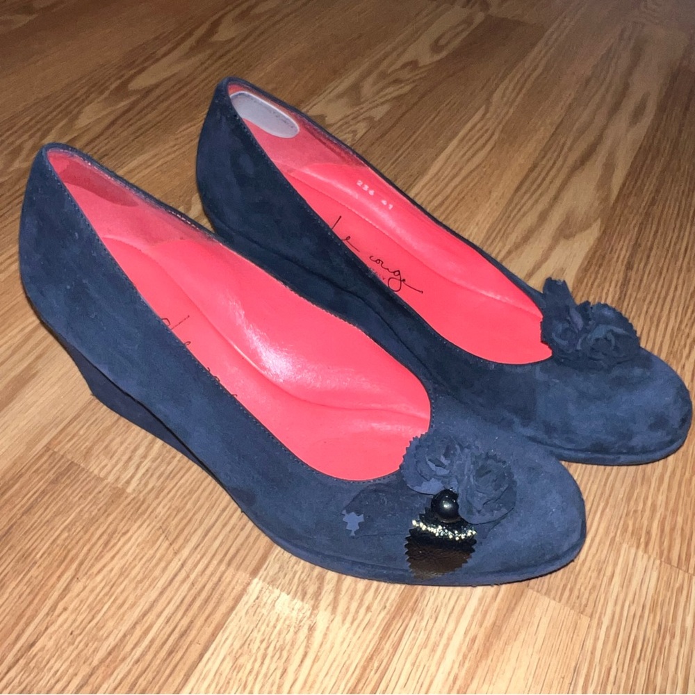 Pas de Rouge Blue Suede 2.5” wedge Heels with rosette bows